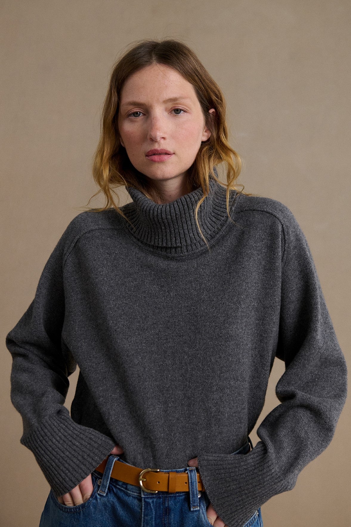 Pull col cheminée en laine mérinos gris foncé pour femme Le Minor - Main Image