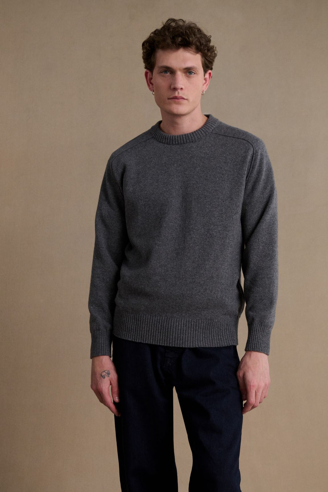 Pull à col rond en laine mérinos gris foncé pour homme Le Minor