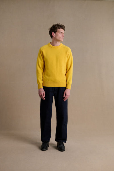 Men's light yellow round-neck sweater