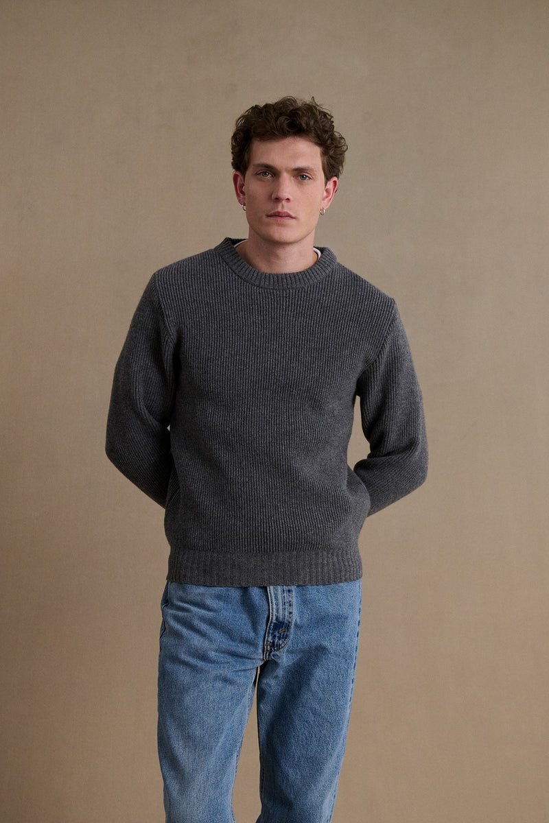 Pull homme col rond à côtes gris foncé