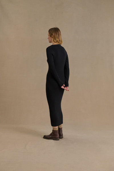 Robe tricot à côtes noire