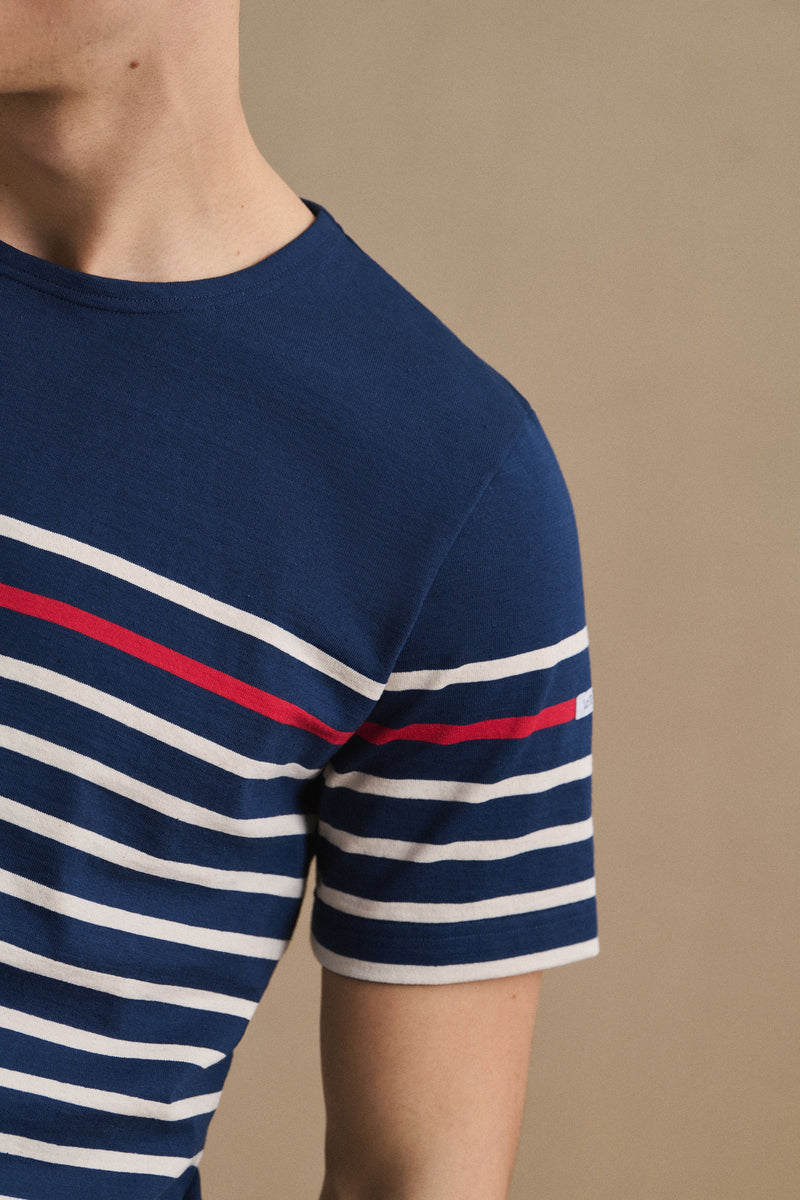 Classic navy blue mariniere t-shirt with red stripe