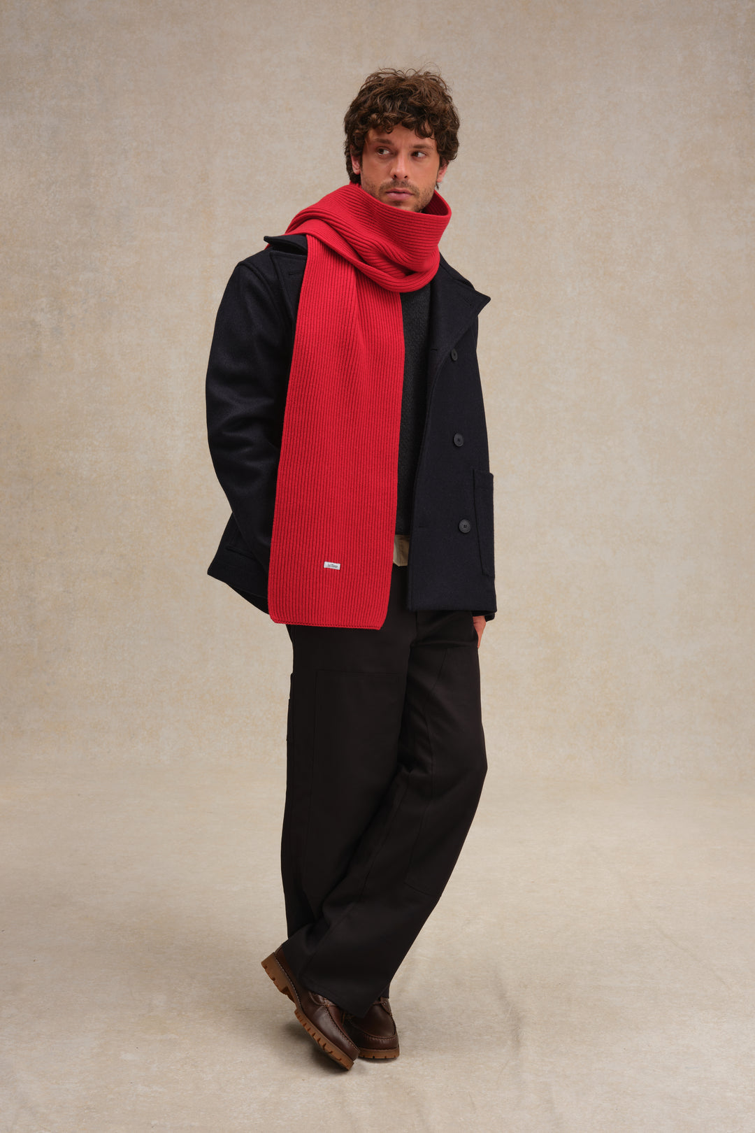 Unisex extra soft red ribbed scarf in merino wool | Le Minor
