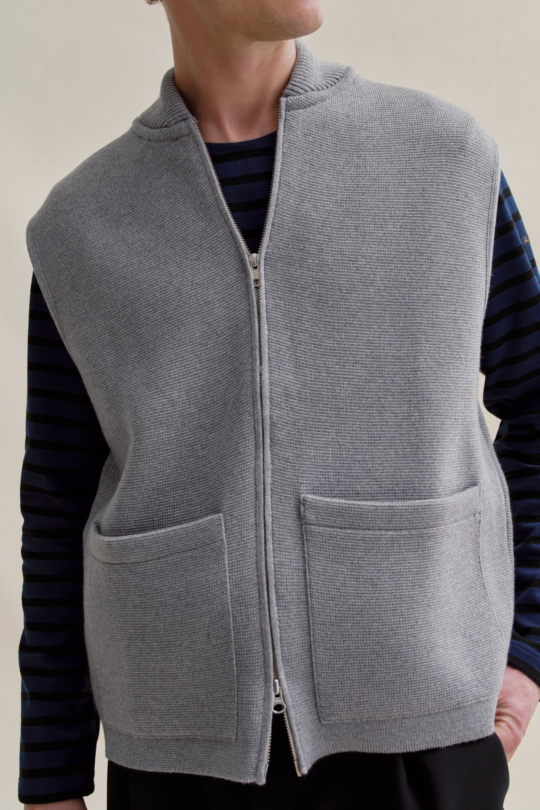 Gilet KJUS Retention Homme – Zippé Intégral, Taille M, Couleur Marine/gris, Neuf Avec étiquette