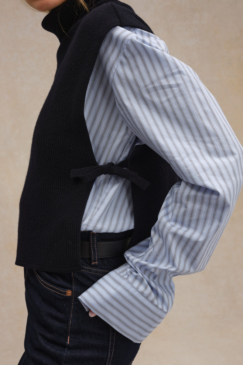 Plastron col roulé bleu marine en laine mérinos pour femme