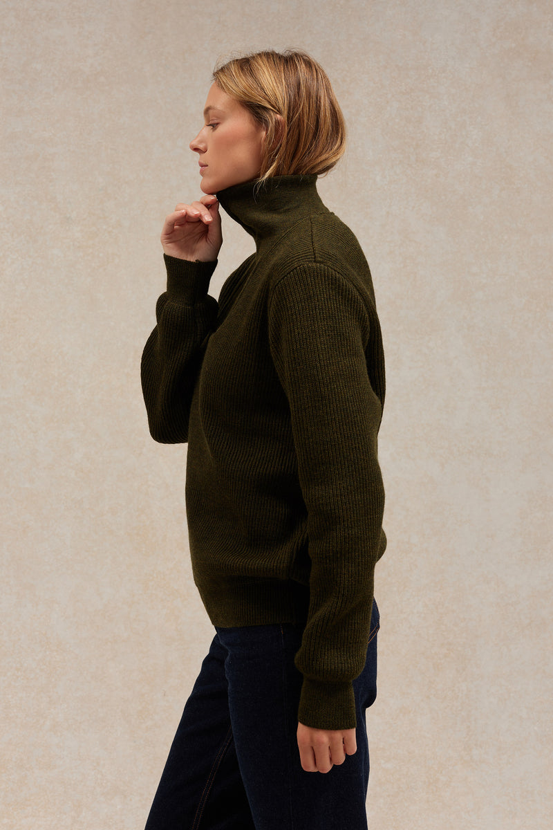 Pull camionneur olive en laine vierge pour femme