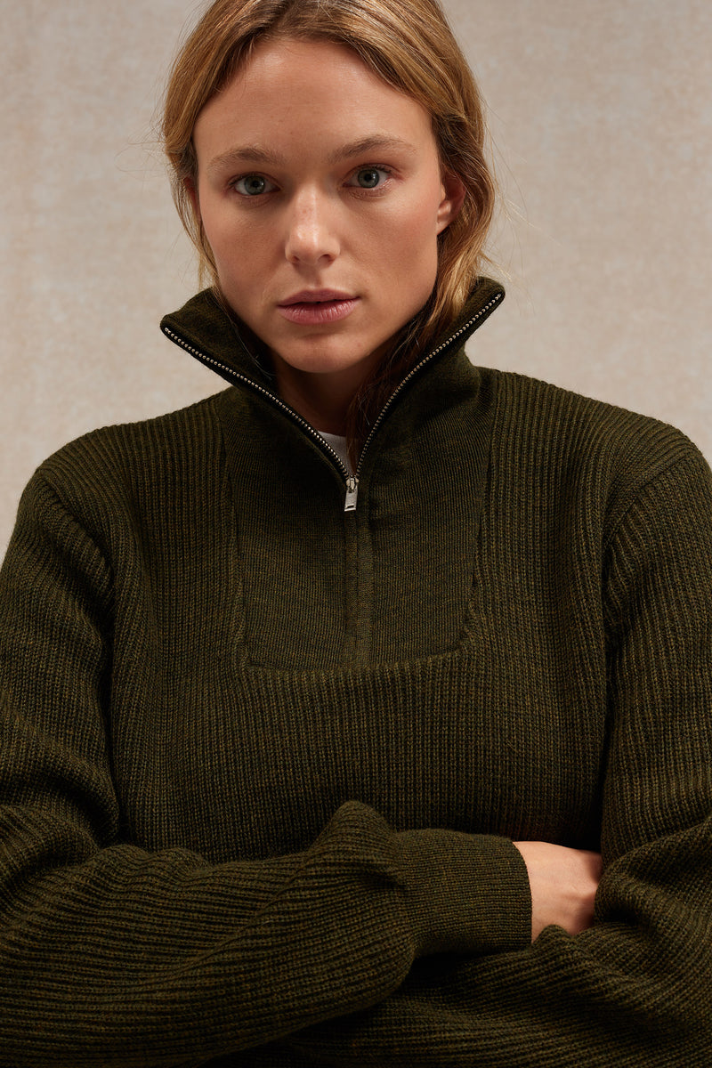 Pull camionneur olive en laine vierge pour femme