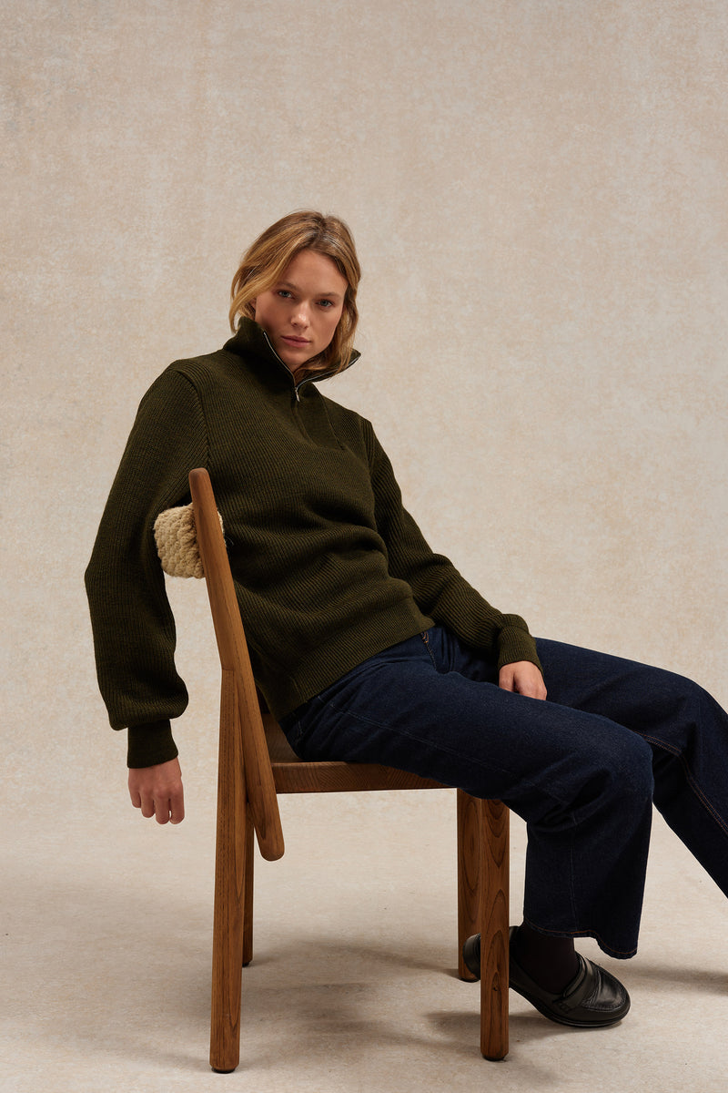 Pull camionneur olive en laine vierge pour femme