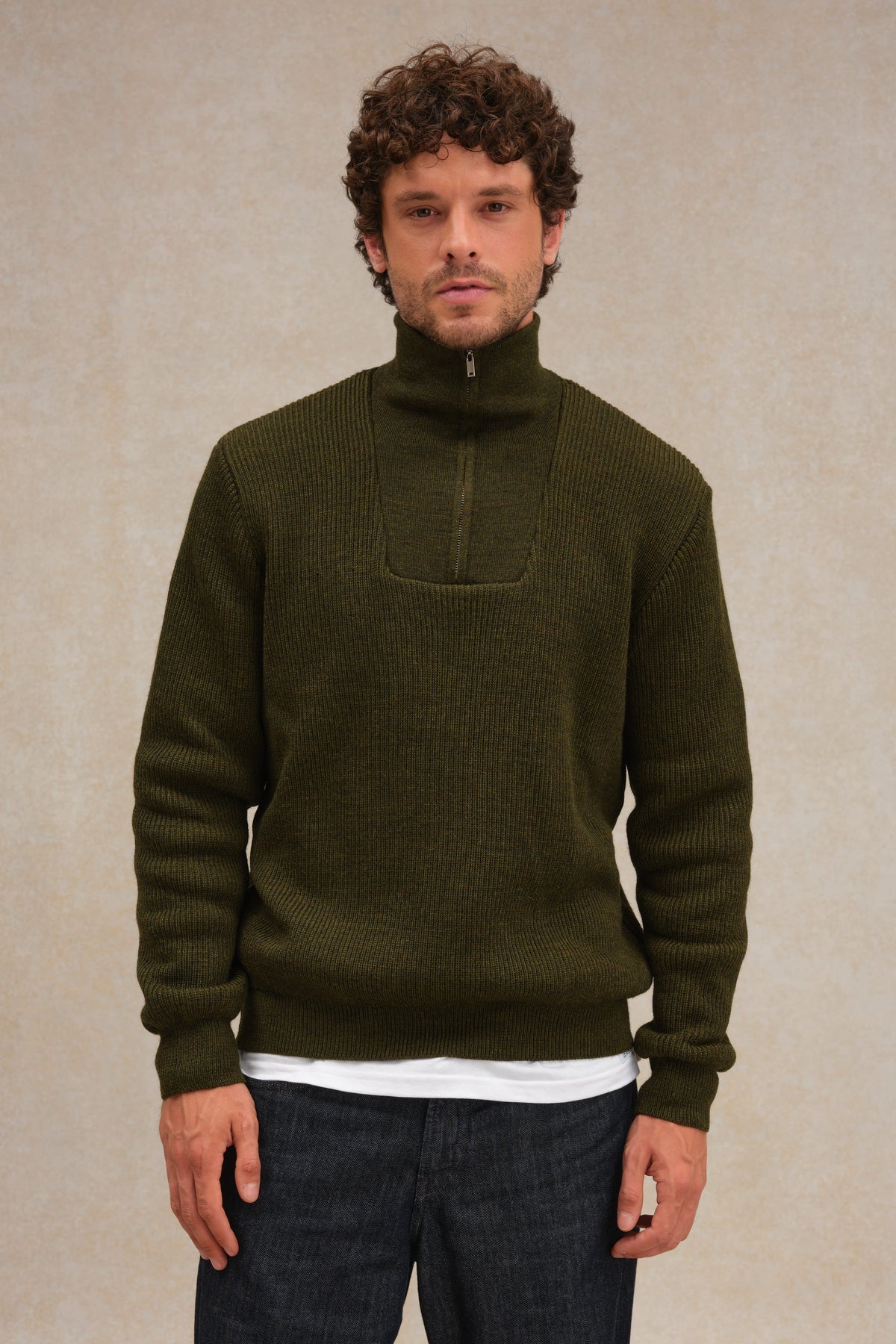 Pull camionneur olive en laine vierge pour homme | Le Minor