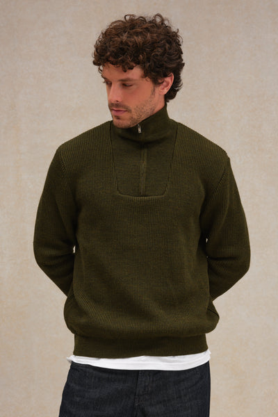 Pull camionneur olive en laine vierge pour homme