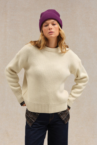 Le bonnet en laine mérinos, extra-doux, made in Le Minor, coloris prune pour l'Automne 2025