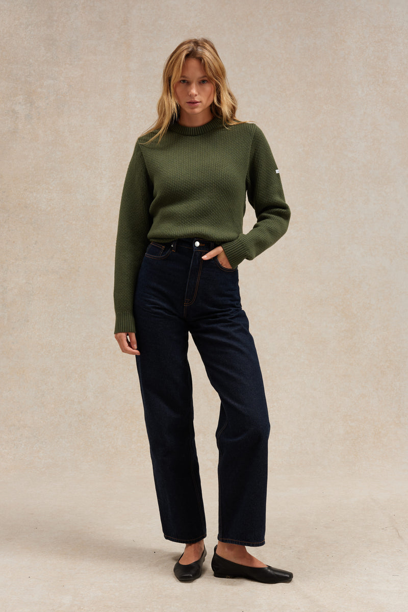 Nouveau : le pull Norvégien à col rond en laine mérinos, couleur vert olive de chez Le Minor