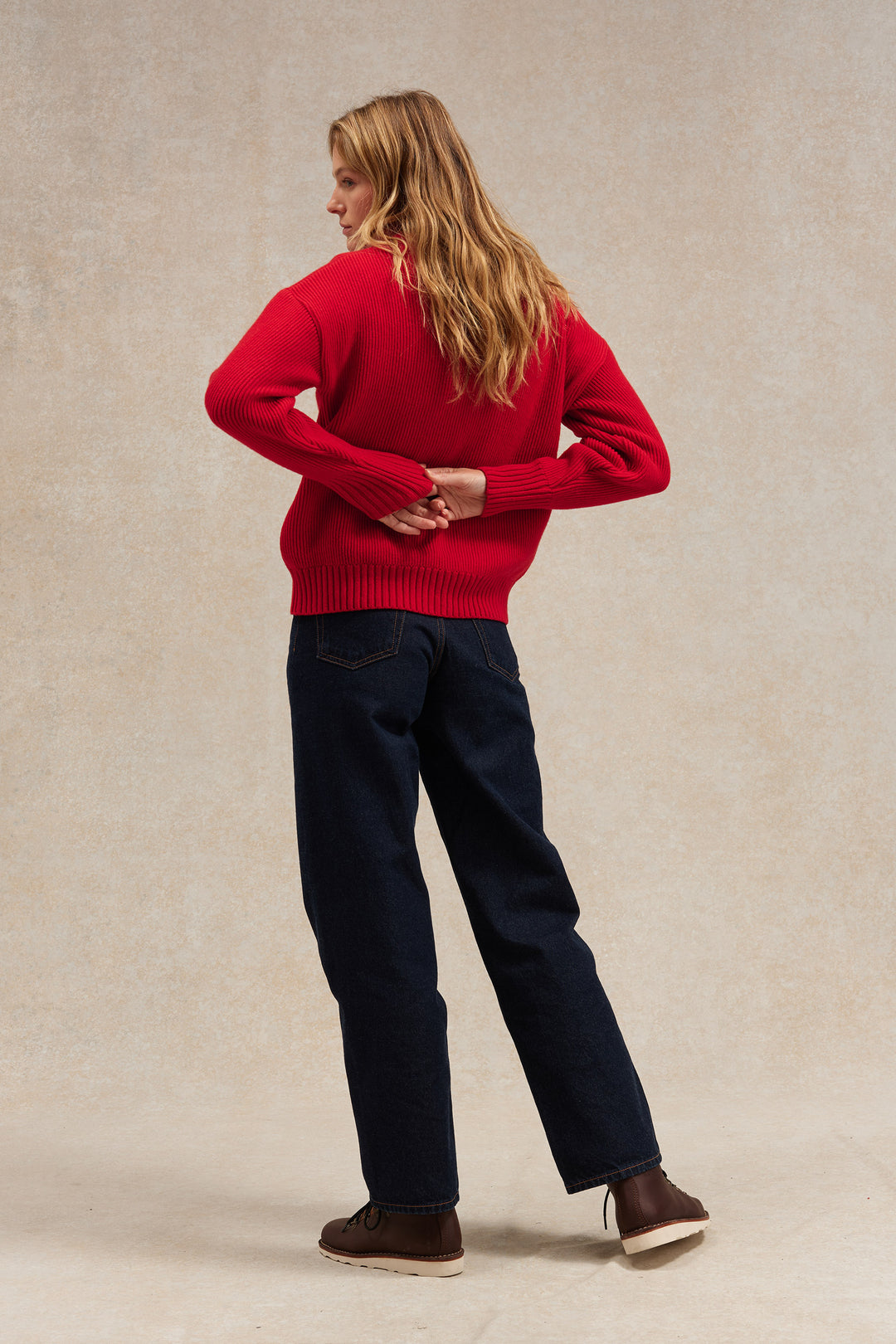 Leminor スローブイエナ Women's red ribbed round-neck sweater in merino wool | Le Minor