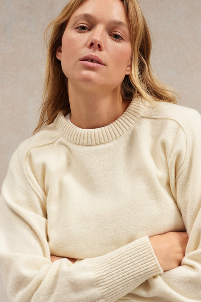 Women's offwhite round-neck sweater
